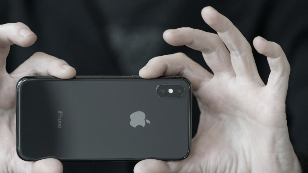 La nova actualització d'Apple permet desbloquejar l'iPhone amb la mascareta posada