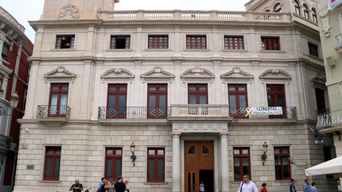 Reus aprueba recurrir la nulidad de la adhesión a L'AMi en el Tribunal Supremo