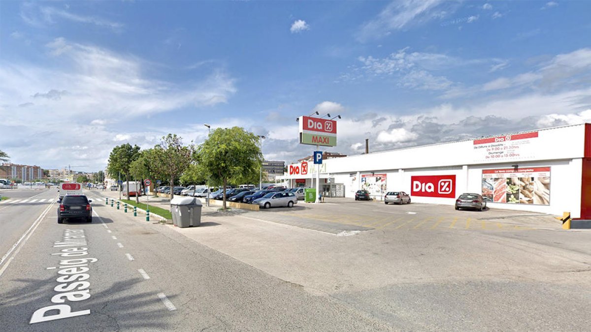 Dos ferits lleus en un xoc entre un cotxe i una moto a Torredembarra