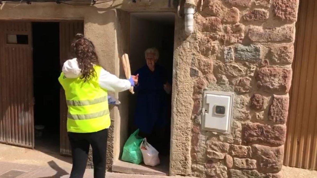 Prades es mobilitza per donar suport a un centenar de famílies de grups de risc pel coronavirus