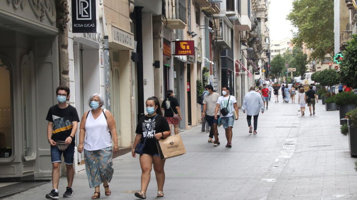 Reus registra una mort per coronavirus i la demarcació comptabilitza 100 nous contagis