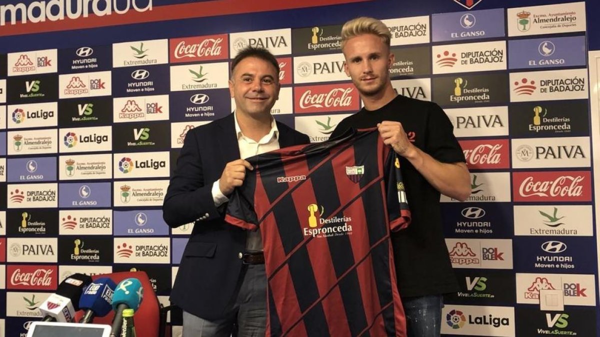 Sergio Gil i Fran Carbia seran els pròxims en arribar al Nàstic