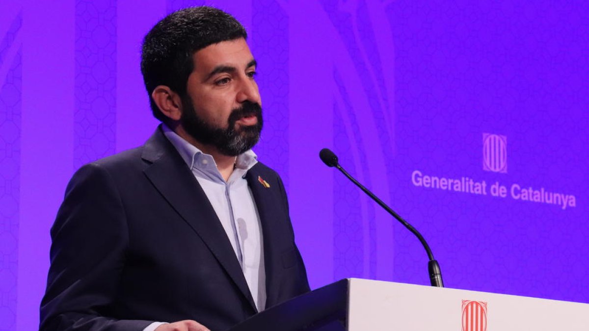 El Homrani dice que los trabajadores pueden denunciar las empresas donde no se respete los 1,5 metros de distancia