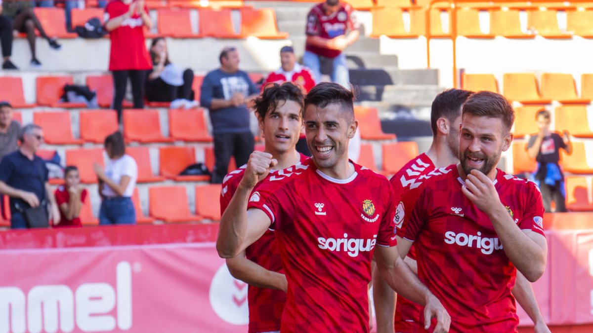 Gerard Oliva renueva con el Nàstic por una campaña más una opcional