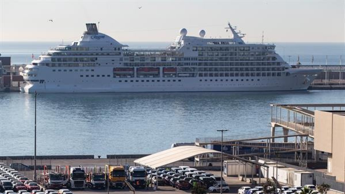 La contaminación de barcos provoca un centenar de muertos al año en Barcelona