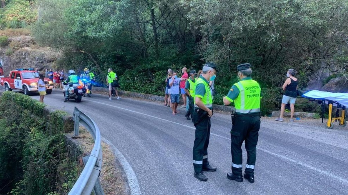 Una dona mor i altres dues joves resulten ferides en un accident en A Cañiza