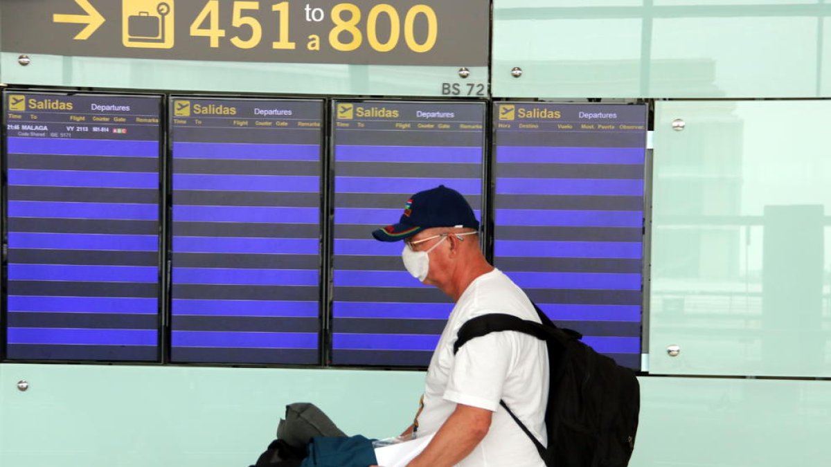 El gobierno español levantará el 1 de julio la cuadragésima a los viajeros que lleguen a España