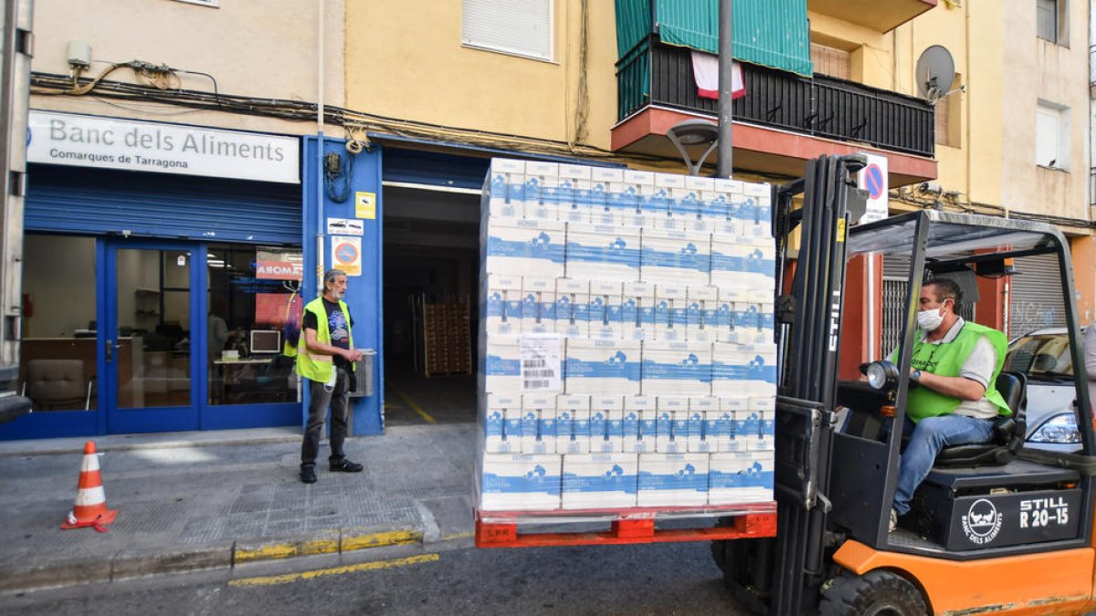 Mercadona dona 13.500 litros de leche en el Banco del Alimentos de las comarcas de Tarragona