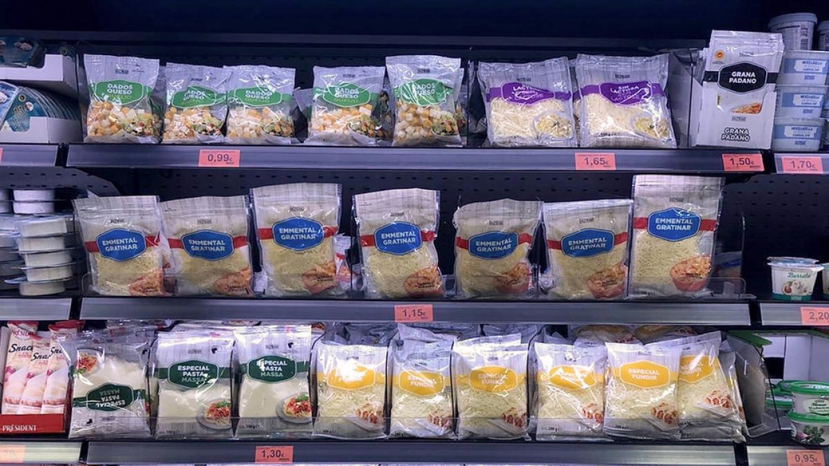 Mercadona incrementa més d'un 60% les compres del formatge ratllat