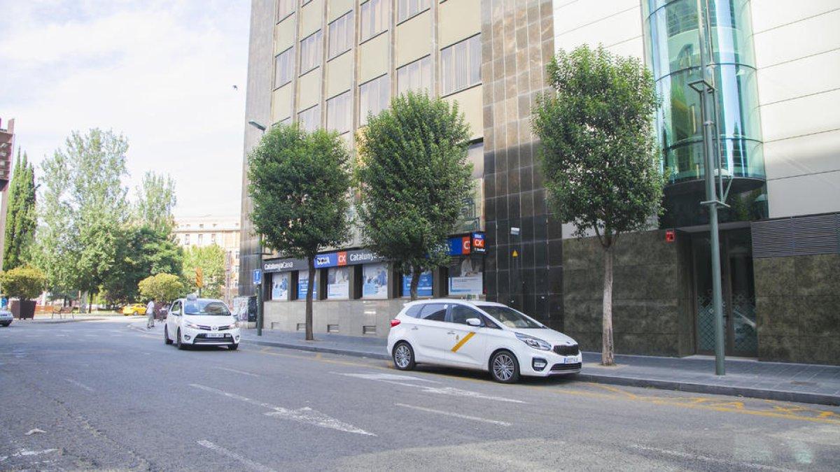 La covid eleva el nombre de gent gran que opta pel taxi i que evita el bus públic