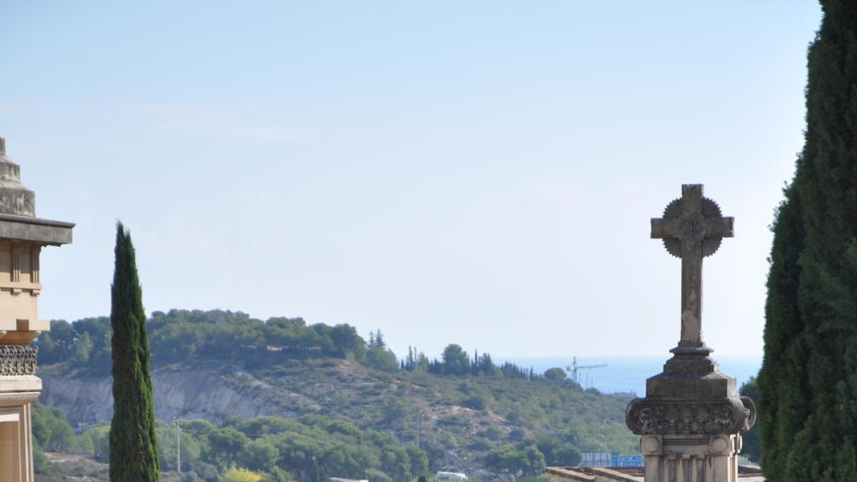 El nuevo reglamento abre el cementerio de Tarragona a entierros de cualquier religión