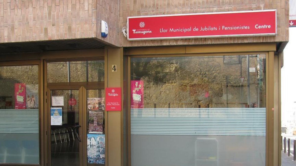 Llar Municipal de Jubilats i Pensionistes del centre de Tarragona, llars de jubilats