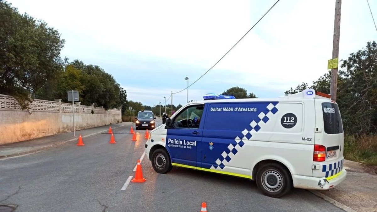 La Policia Local de Roda de Berà deté tres persones en dos intents de robatori en una nit