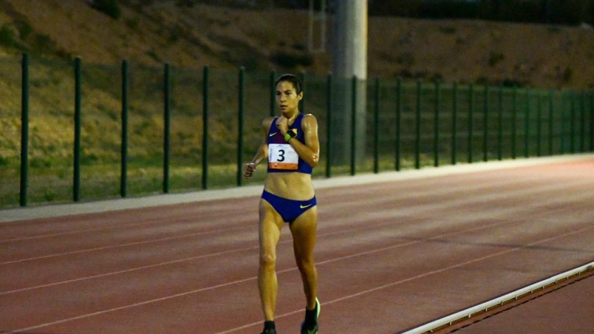 Marta Galimany bate el récord estatal de la hora en pista