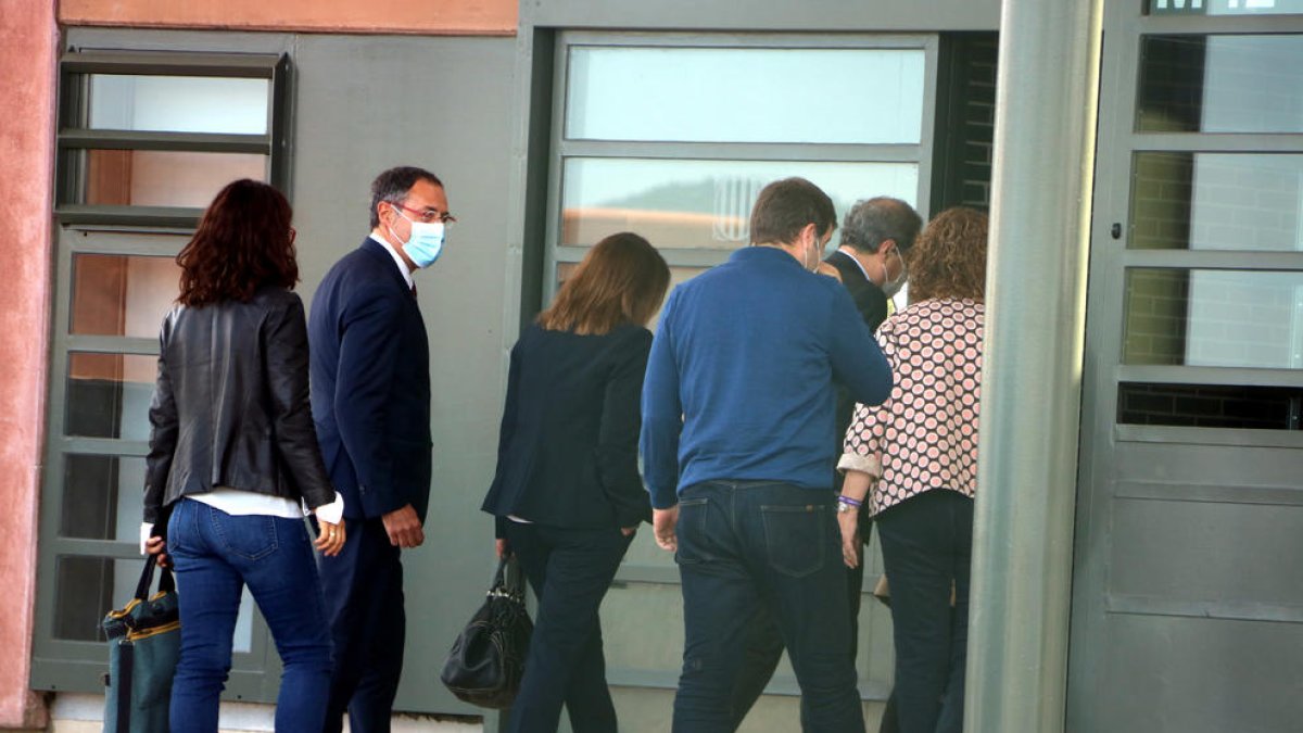 Tuesta visita Lledoners al día siguiente de ser inhabilitado