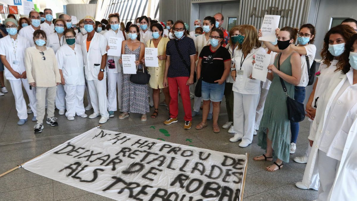 Clam dels treballadors del Sant Joan per exigir el pagament de les DPO 2019