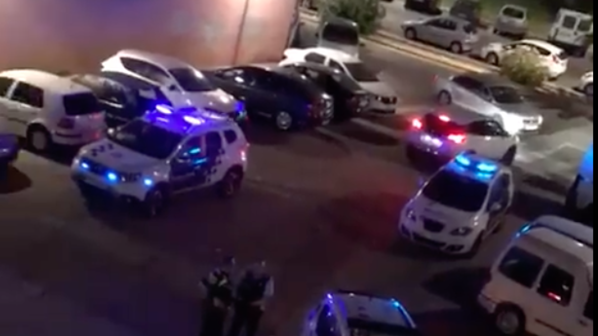 Una baralla fora d'un bar a SPiSP mobilitza diverses patrulles de Mossos