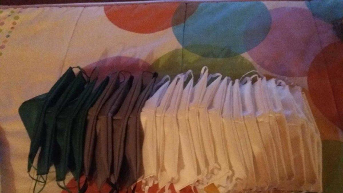 Las federaciones vecinales de Tarragona dan material para hacer 500 mascarillas