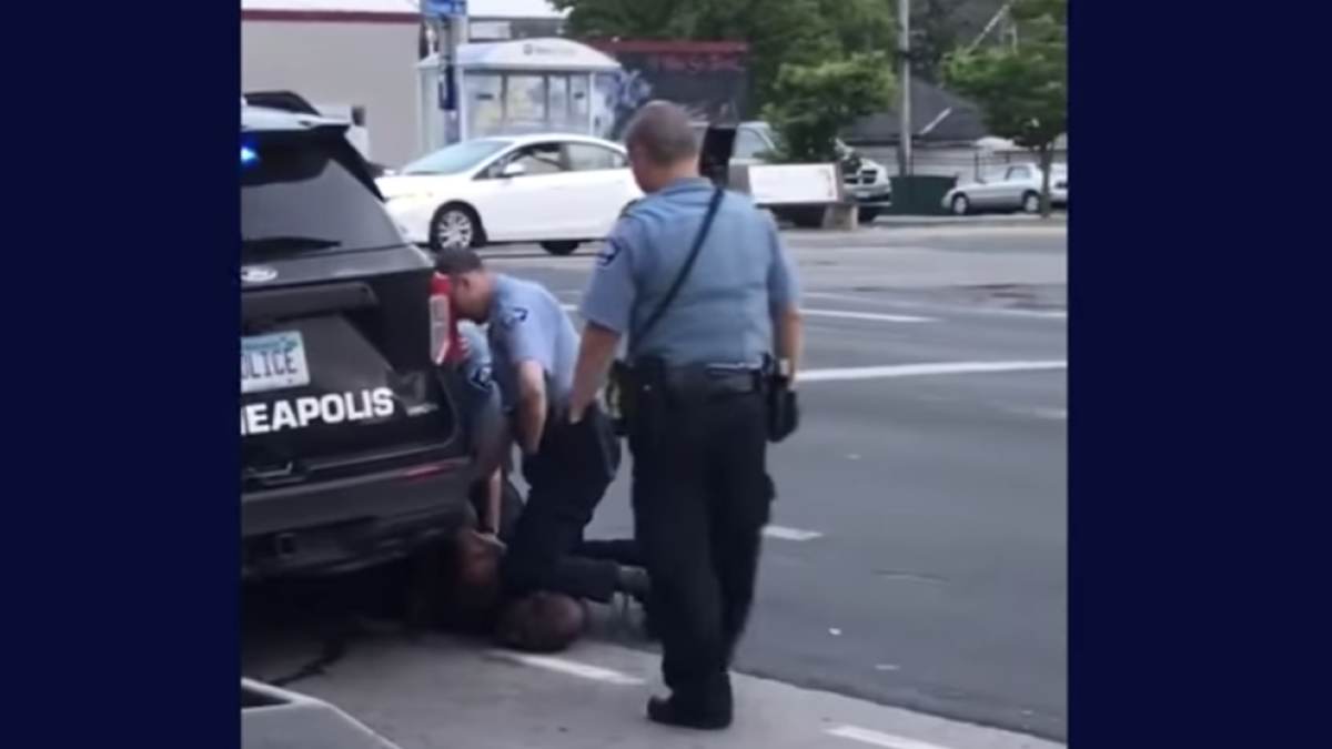 Detienen al policía implicado en la muerte del afroamericano George Floyd