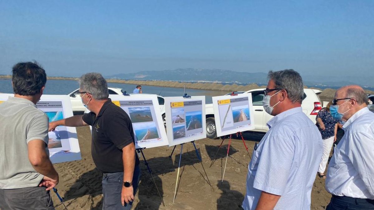 Costes enllesteix els treballs de regeneració de la barra del Trabucador