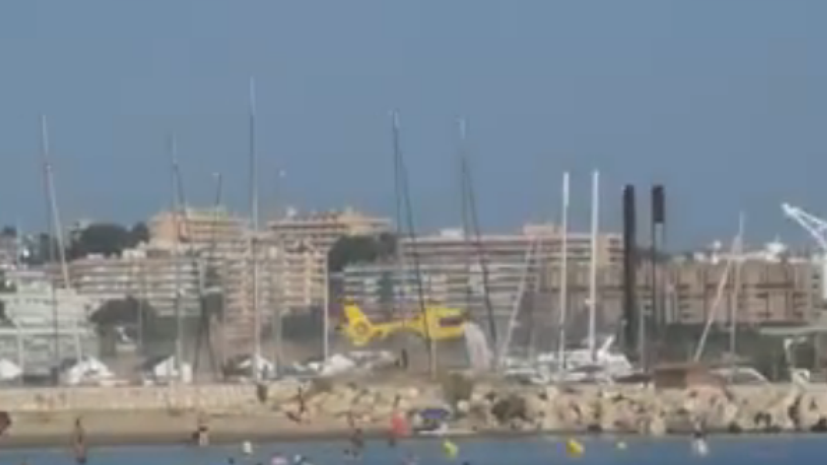 Dos ferits en l'explosió d'una llanxa motora a la costa de Salou