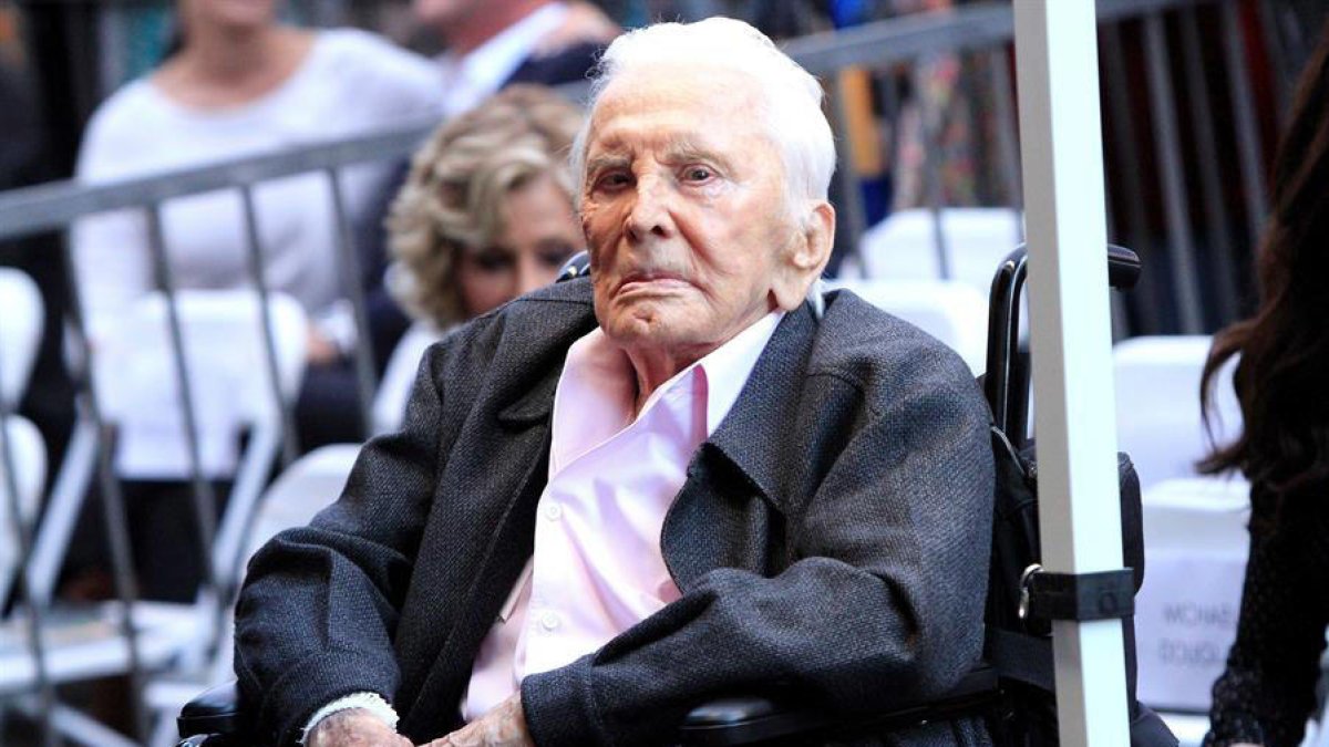 Kirk Douglas, leyenda del cine, muere a los 103 años