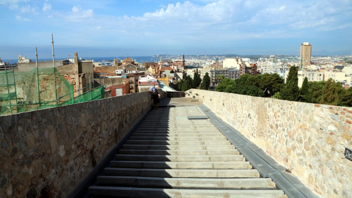 Tarragona vol desencallar l'obertura del pas de ronda de la muralla