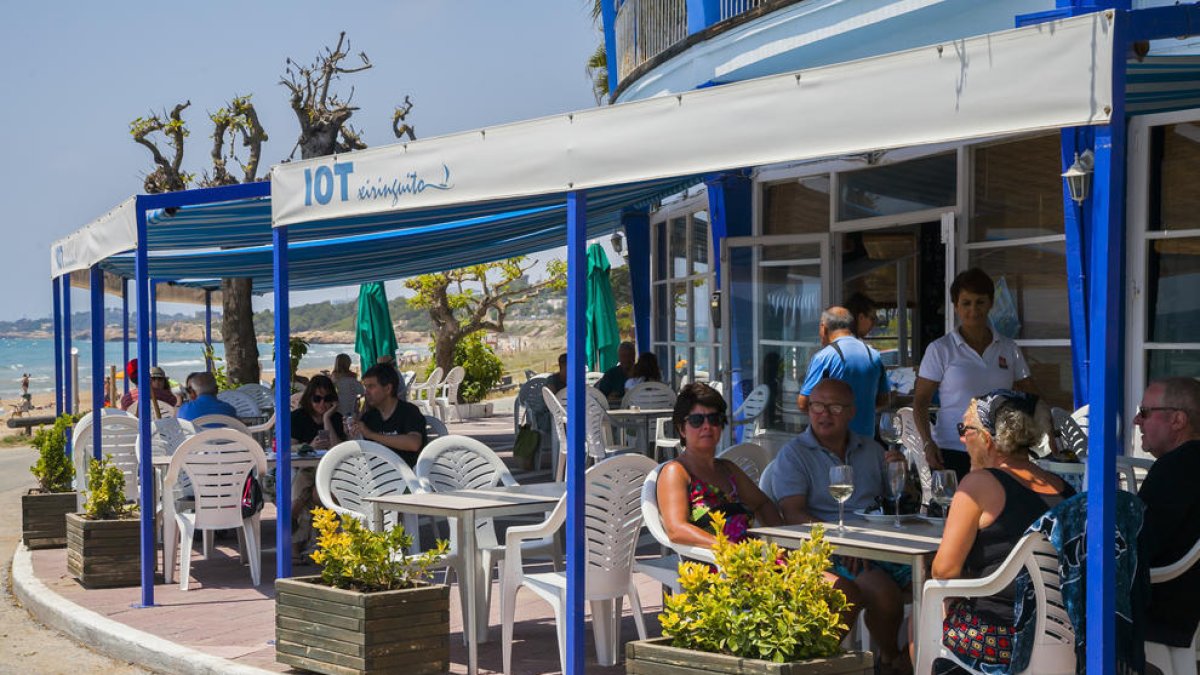 Els treballadors del bar Iot no poden ser subrogats