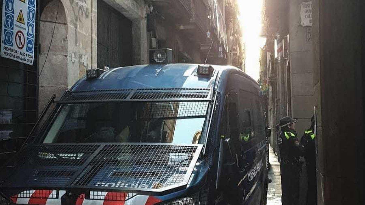 12 detinguts en l'operatiu policial contra els narcopisos a Ciutat Vella