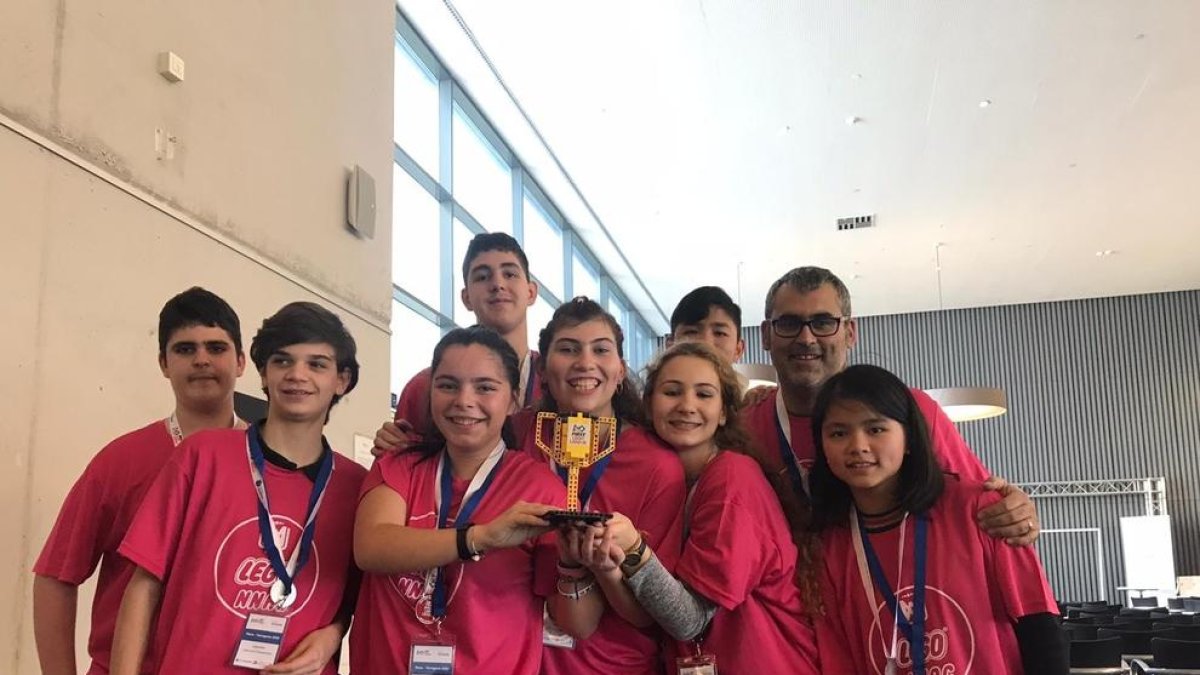 Més de 400 joves d'entre 6 i 16 anys participen a la First Lego League Reus