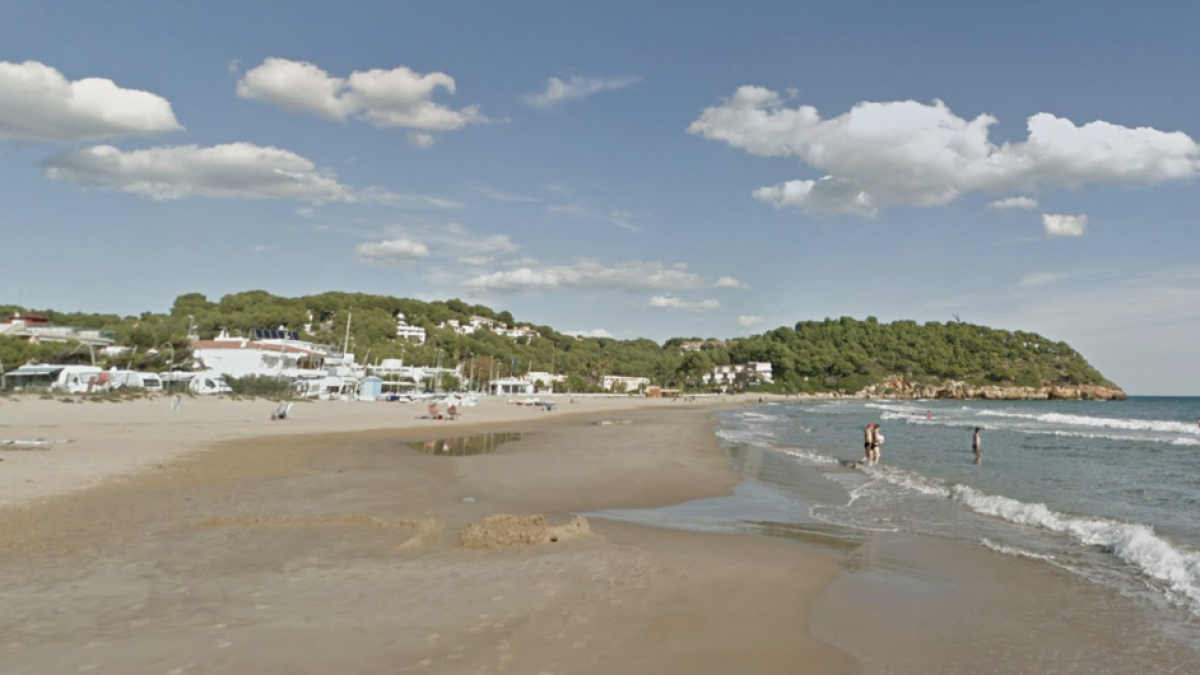 Troben el cos sense vida d'un home a la platja de la Móra