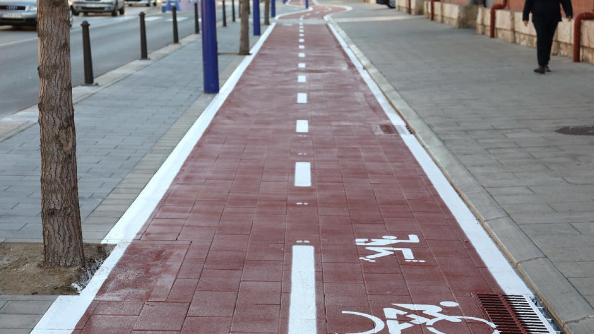 El primer tramo de carriles bici unirá 18 centros educativos de la ciudad