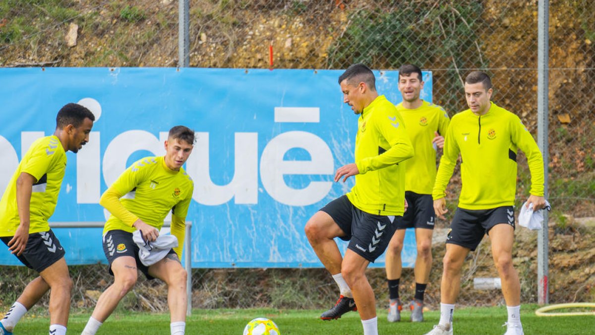 Torna la competència a l'eix de la defensa i al mig del camp del Nàstic