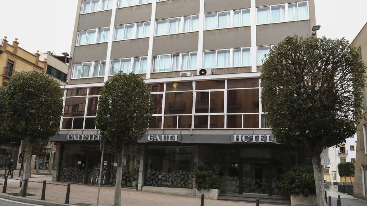 Els hotels demanen ajornar les reserves ja fetes però no anul·lar-les
