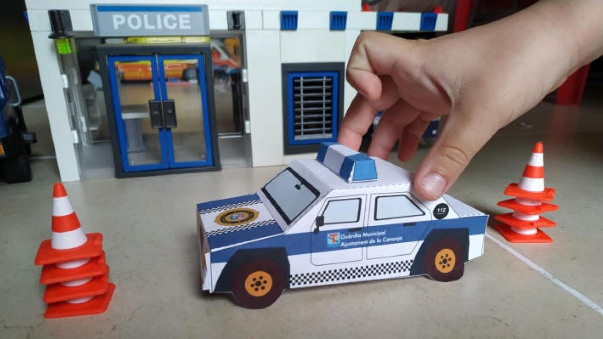 Policía local y Protección Civil de la Canonja organizan celebraciones de aniversario|cumpleaños 'especiales' para|por niños confinados