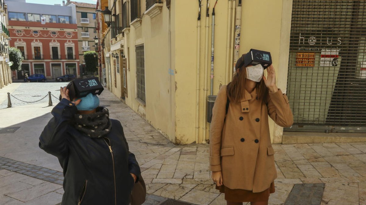 Reus Ocult mostra patrimoni local a 1.102 persones, al carrer i amb ulleres estereoscòpique