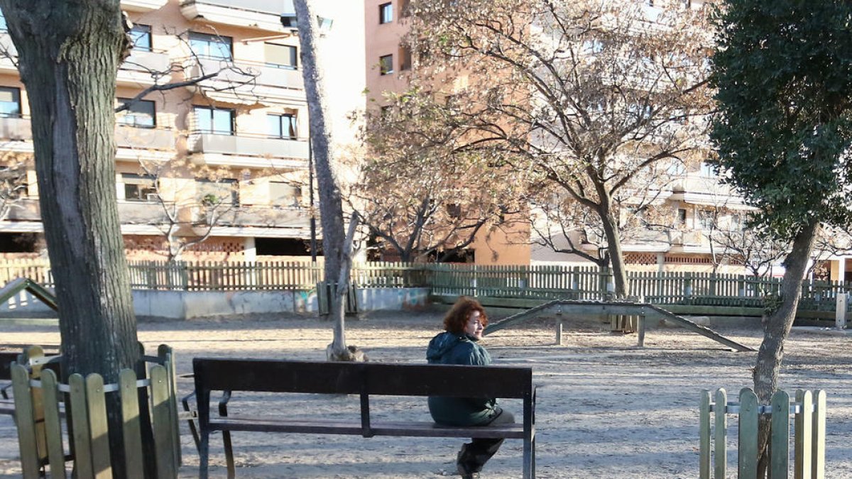 Reus todavía no multa los orines de perro en la calle y tampoco ir desnudo