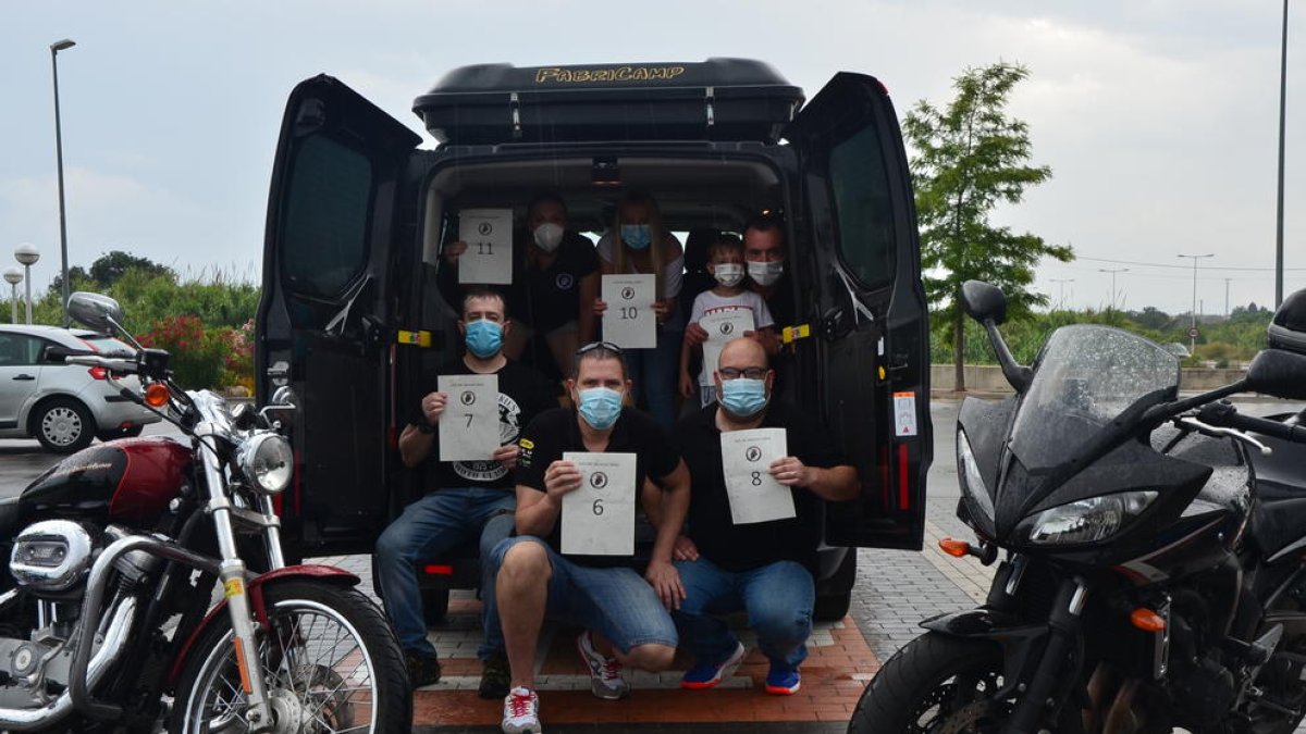 El Moto Club Barenys Salou fa la segona entrega d'aliments i vol arribar a set famílies més