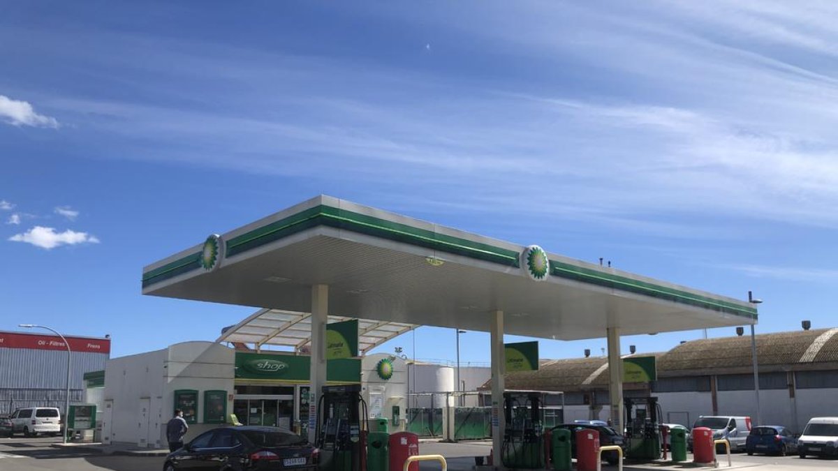 Les benzineres estimen una caiguda del 40% en clients de cap de setmana