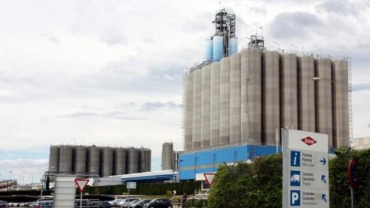 Activada l'alerta PLASEQCAT per una fuita d'oli a l'empresa DOW