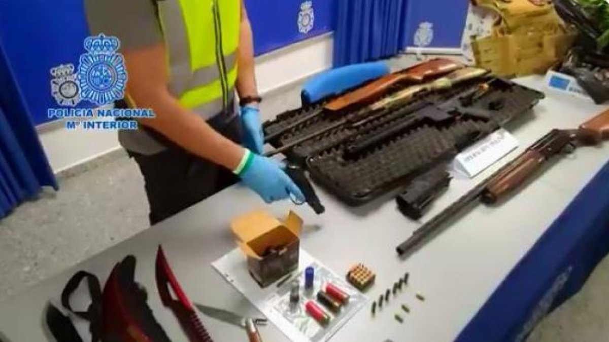 Set detinguts a Sevilla per intentar controlar a tirs una barriada