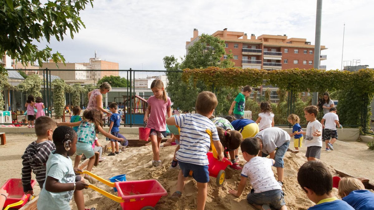 Els pares de l'Escola Alberich i Casas volen un institut a Ponent