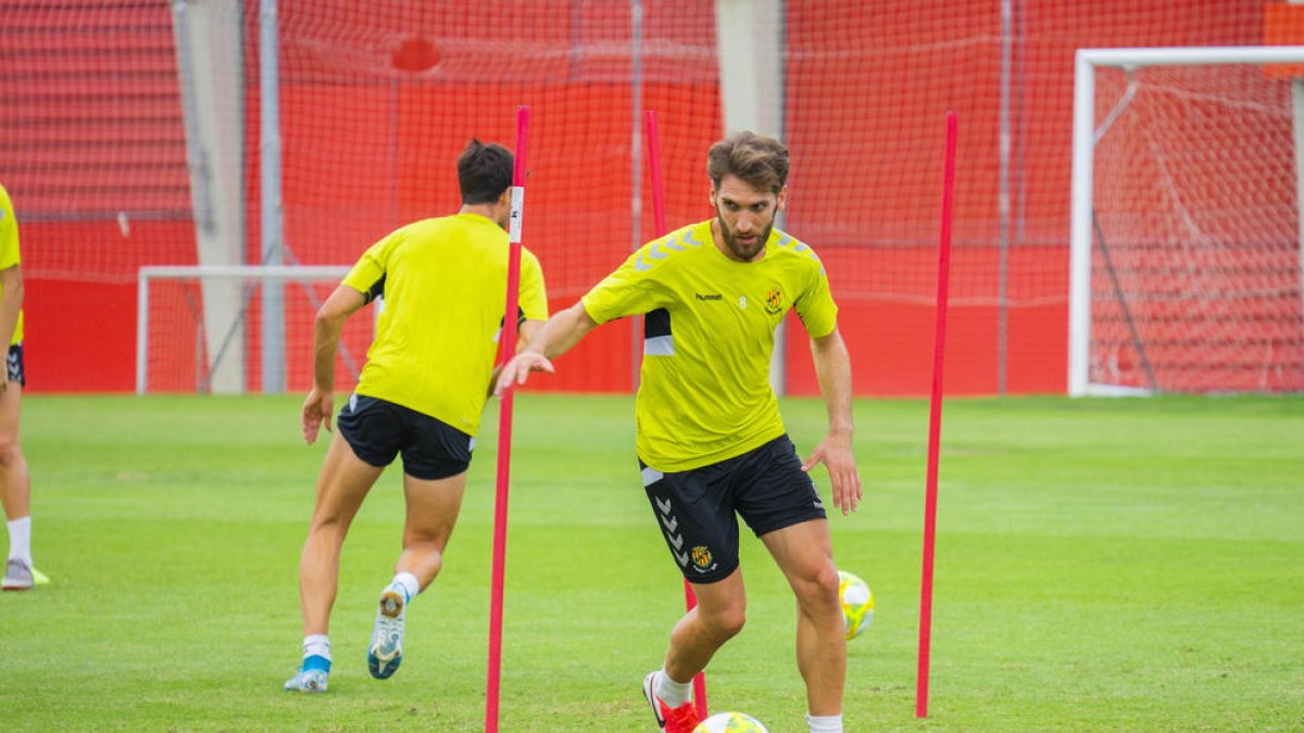 Devuelve Tienza y el Nàstic espera fichar a otro centrocampista 'top'