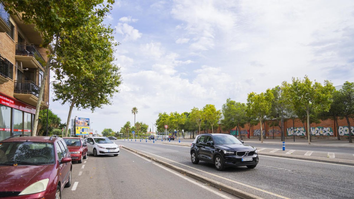 Preocupación en el vecindario porque devuelve|vuelve la prostitución en la avenida de Salou