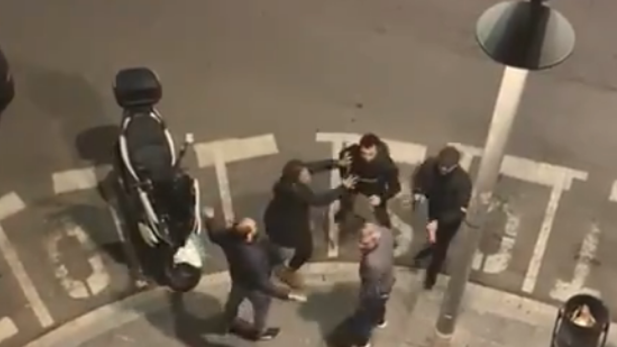 Una pelea entre hermanos en plena calle en Tarragona acaba con un herido