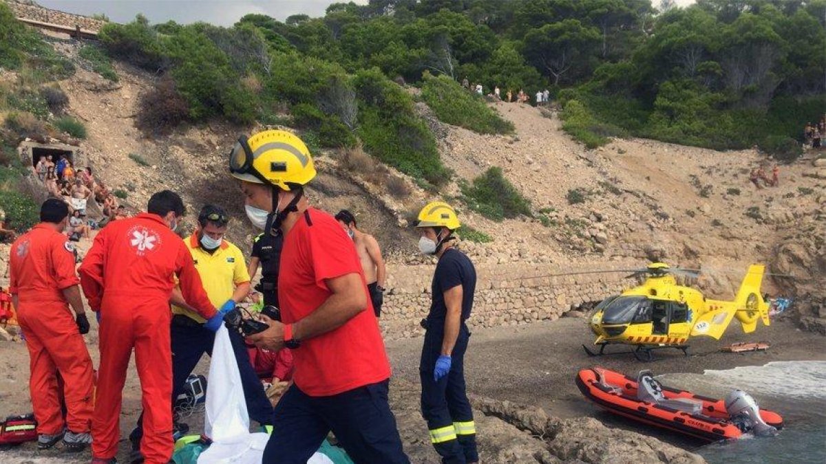 Segundo rescate en dos días por resultar herida después de tirarse desde unas rocas