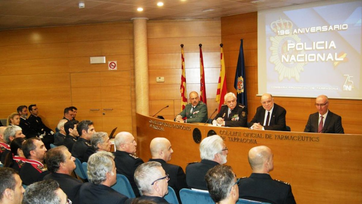 El subdelegado del Gobierno preside la conmemoración del 196 aniversario|cumpleaños de la creación de la 'Policía General del Reino'