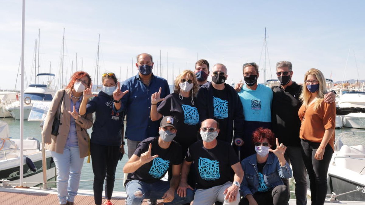 La travesía por el ELA «Upside Down Challenge» llega al Port de Cambrils