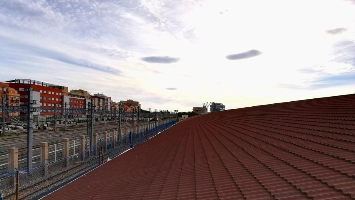 El Museu del Port finalitza la instal·lació de la nova coberta exterior