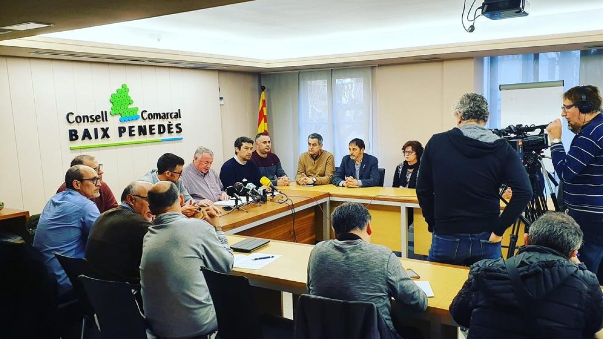 El Baix Penedès se planta con los presupuestos